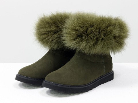 Женские кожаные UGG зеленого цвета с натуральным мехом песца