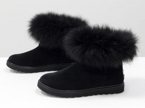 UGG замшевые черного цвета с мехом песца