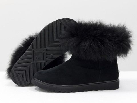 UGG замшевые черного цвета с мехом песца
