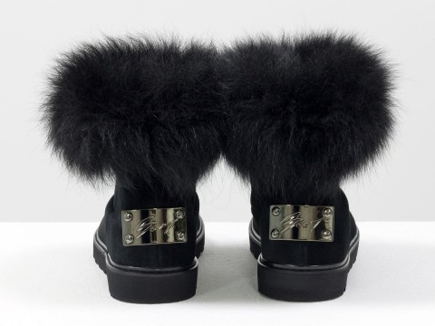 UGG замшевые черного цвета с мехом песца