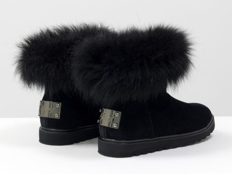 UGG замшевые черного цвета с мехом песца
