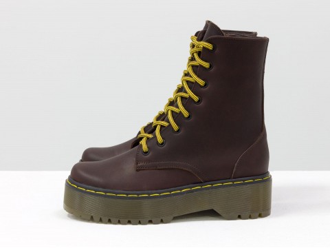 Женские  ботинки из натуральной кожи на тракторной подошве в стиле Dr. Martens, Б-2069-01