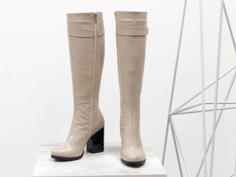 Высокие сапоги на каблуке из натуральной кожи бежевого цвета, М-17405-02